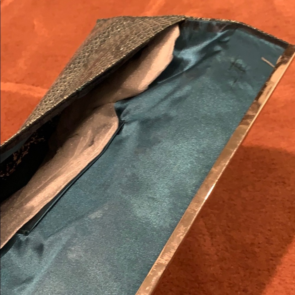 Blue clutch - Picture 3 of 3